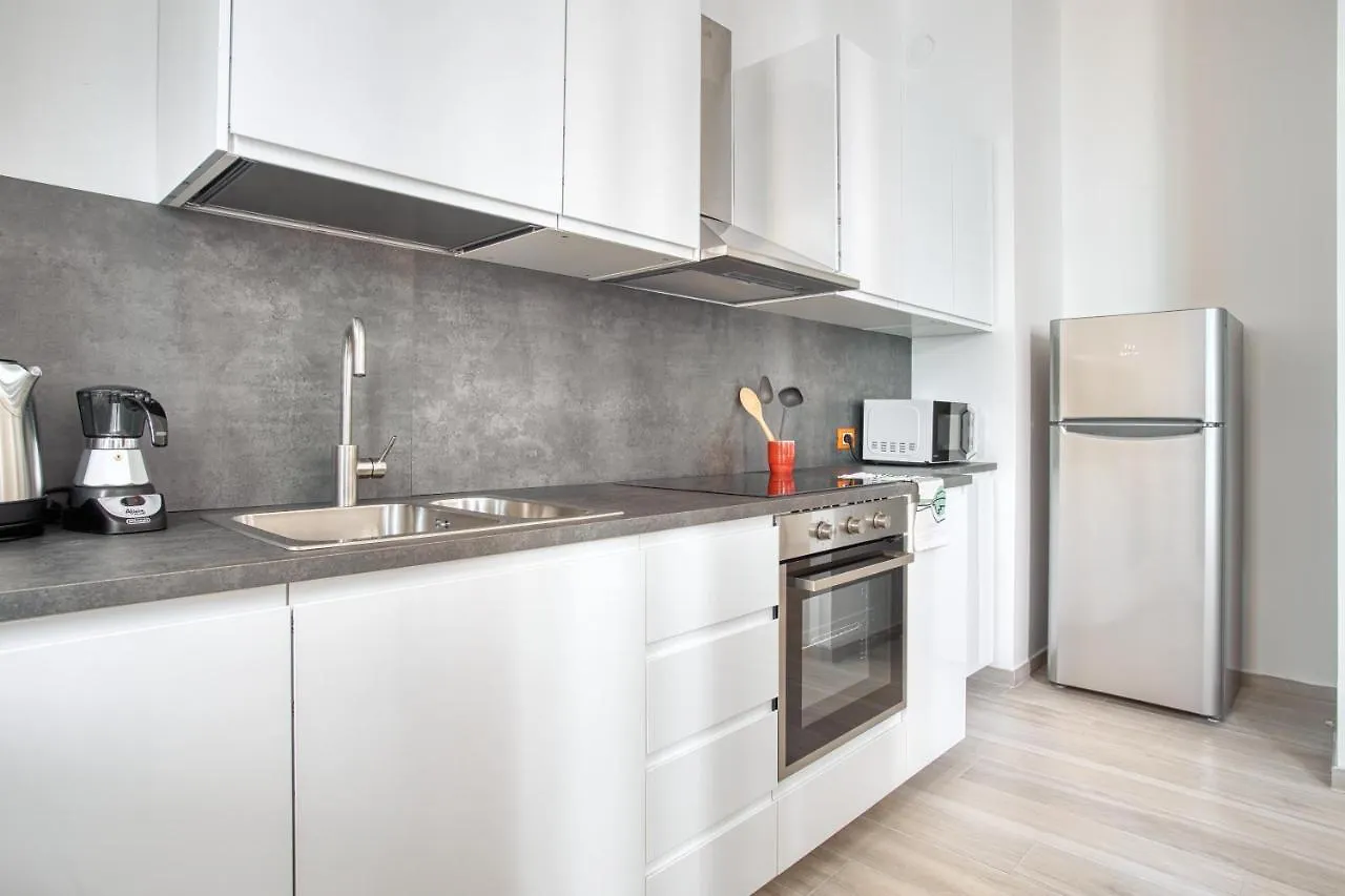 Apartament Joivy Charming 1-Bed Flat In Navigli Mediolan 0*,  Włochy
